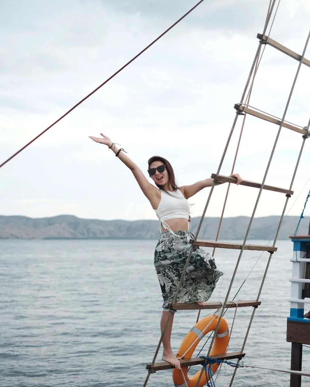 Mutiara Cruise Phinisi | Komodo Tour | Sailing | Activites | Boat Komodo Trip