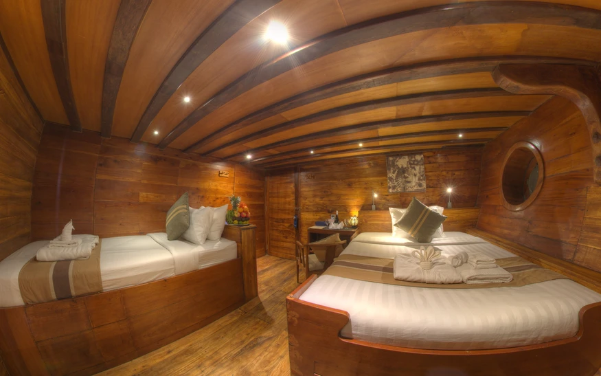 Damai 2 Liveaboard by BoatKomodoTrip