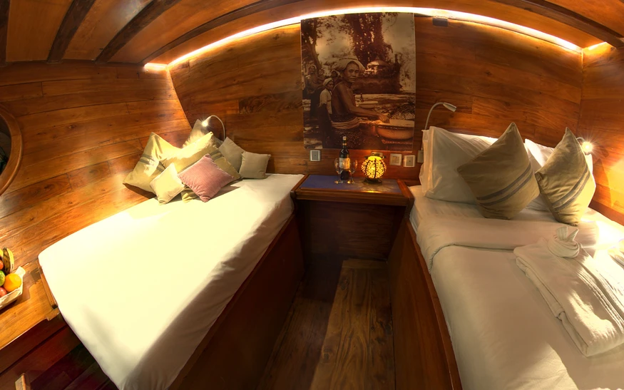 Damai 2 Liveaboard by BoatKomodoTrip