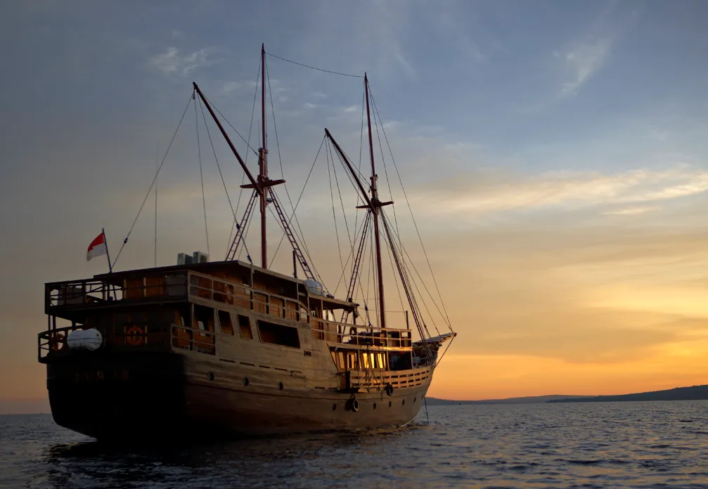 Damai 1 Liveaboard by BoatKomodoTrip