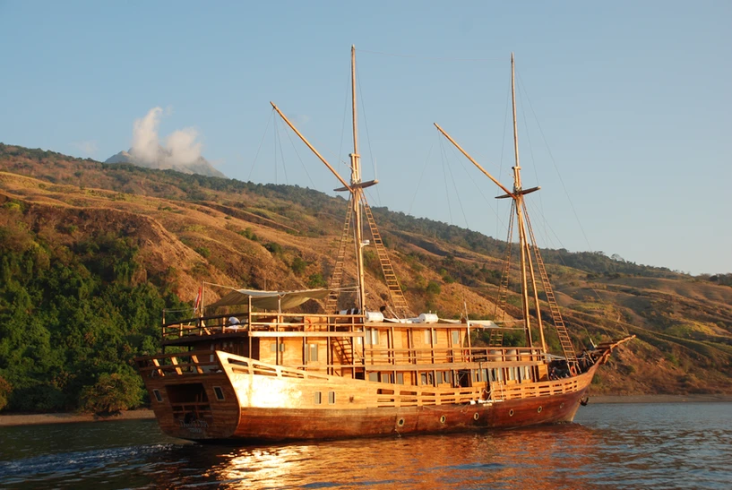 Damai 2 Liveaboard by BoatKomodoTrip