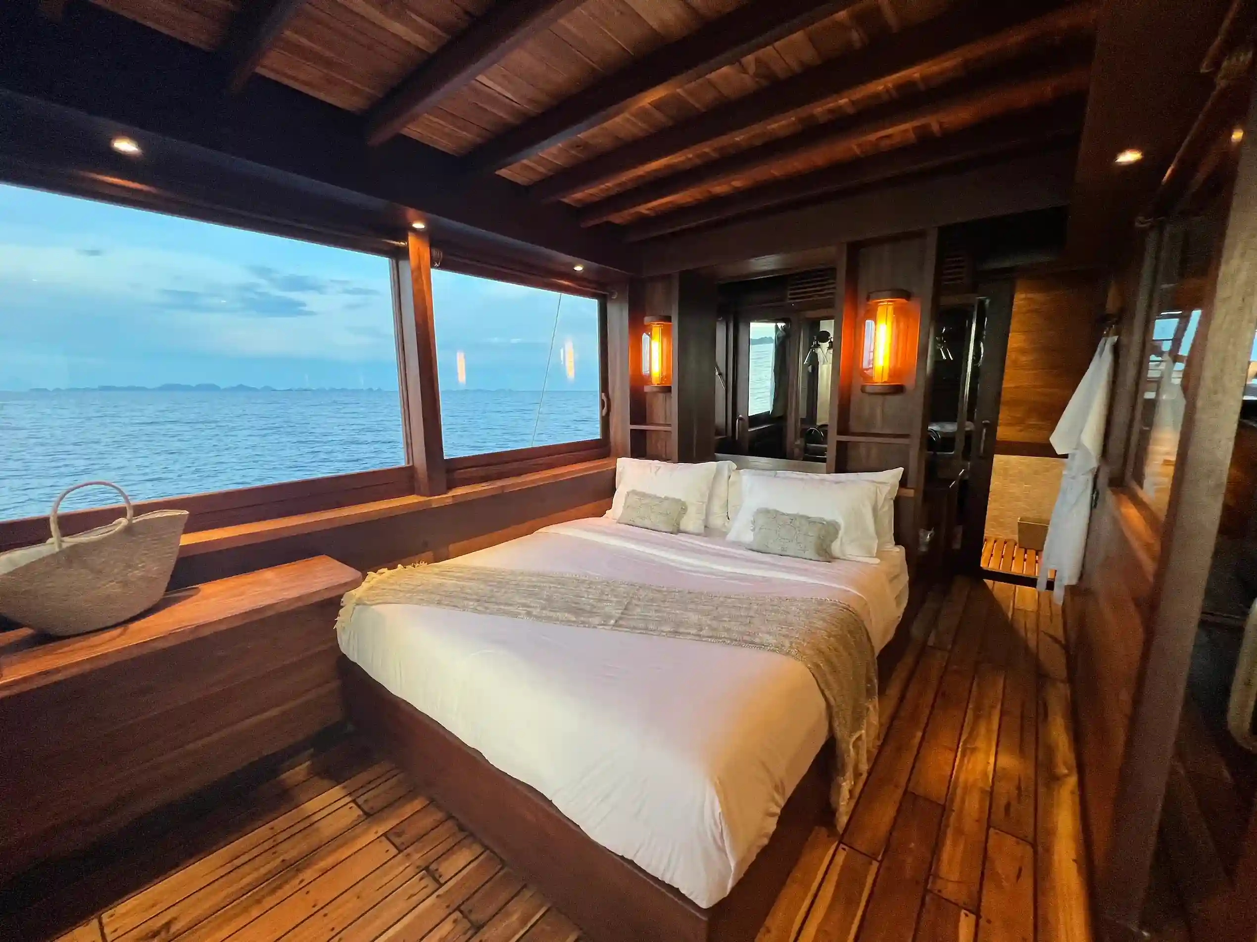 Dewata Liveaboard by Boat Komodo Trip