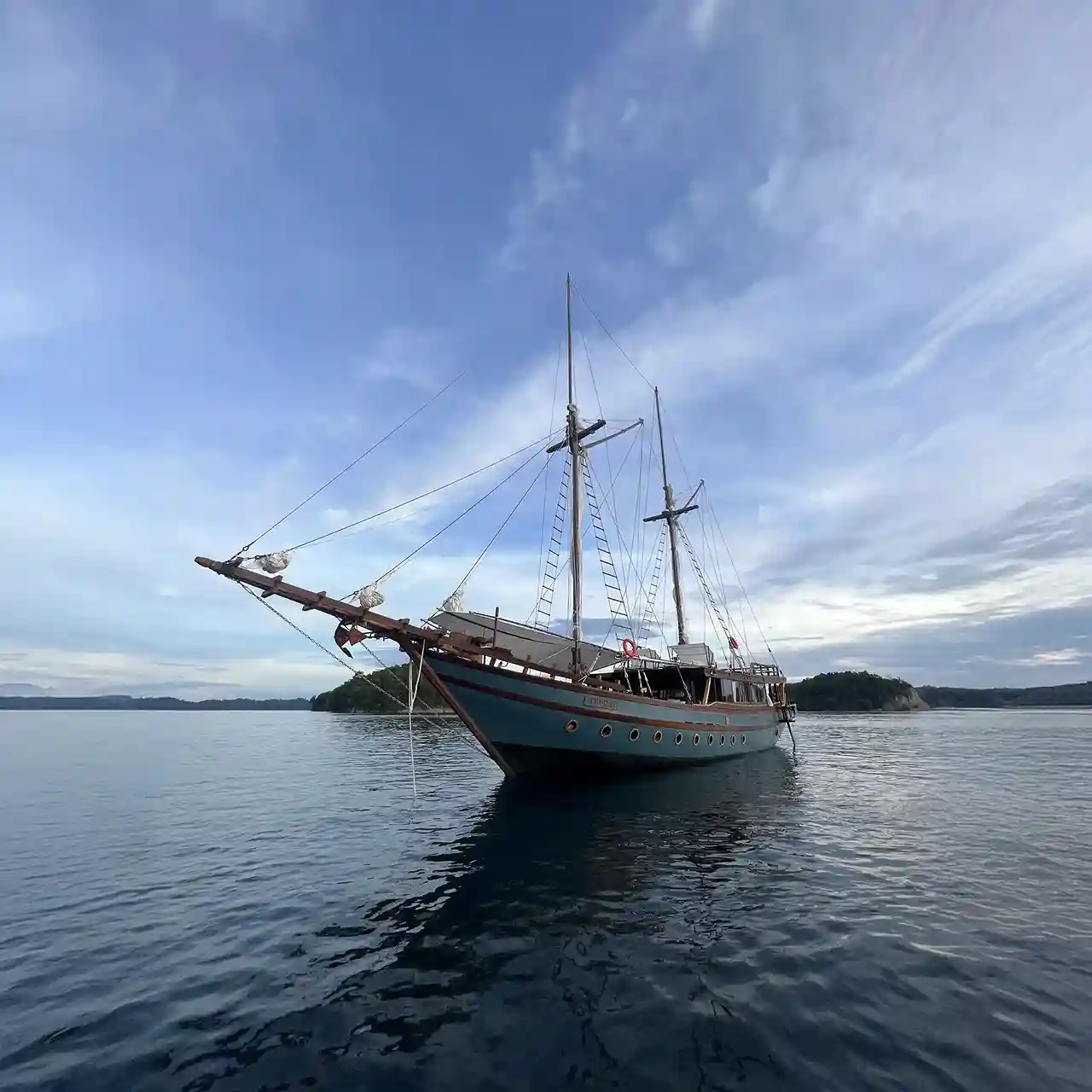 Dewata Liveaboard: 33-Meter VVIP Yacht for Raja Ampat