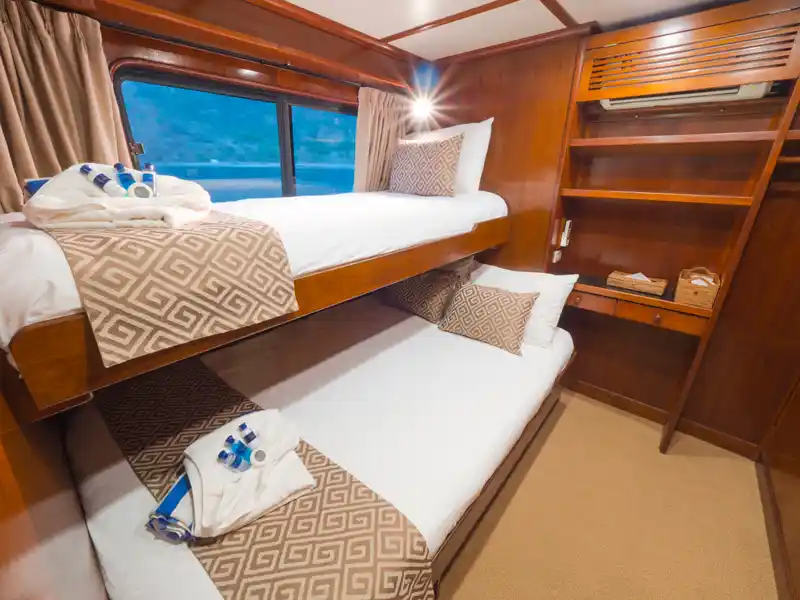 Mermaid II Cruise Phinisi Liveaboard by Boat Komodo Trip