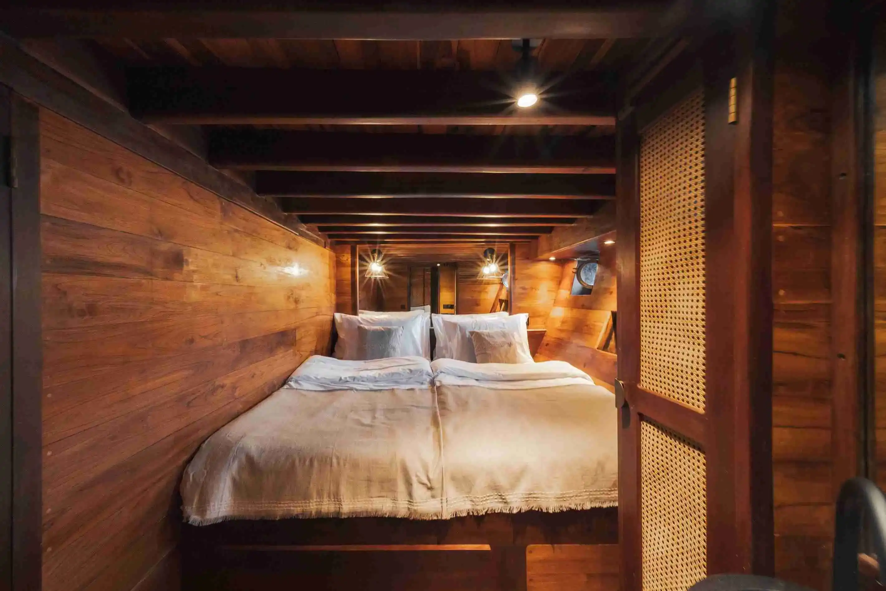 Nataraja Liveaboard by Boat Komodo Trip