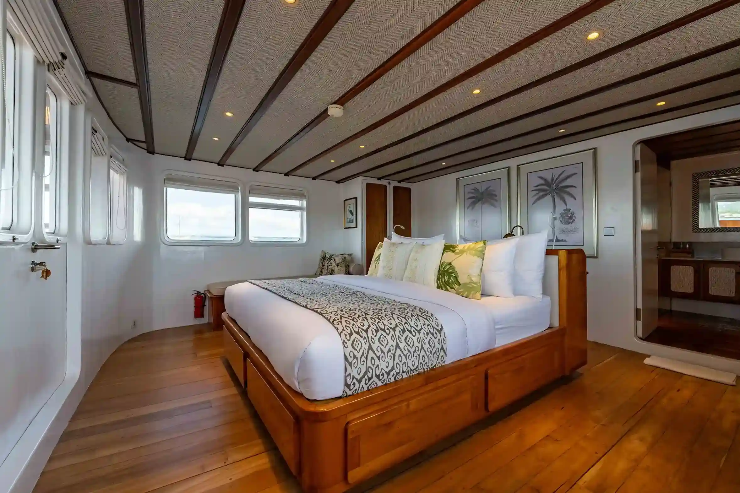 Rascal Master Cabin | Rascal Voyage | Boat Komodo Trip