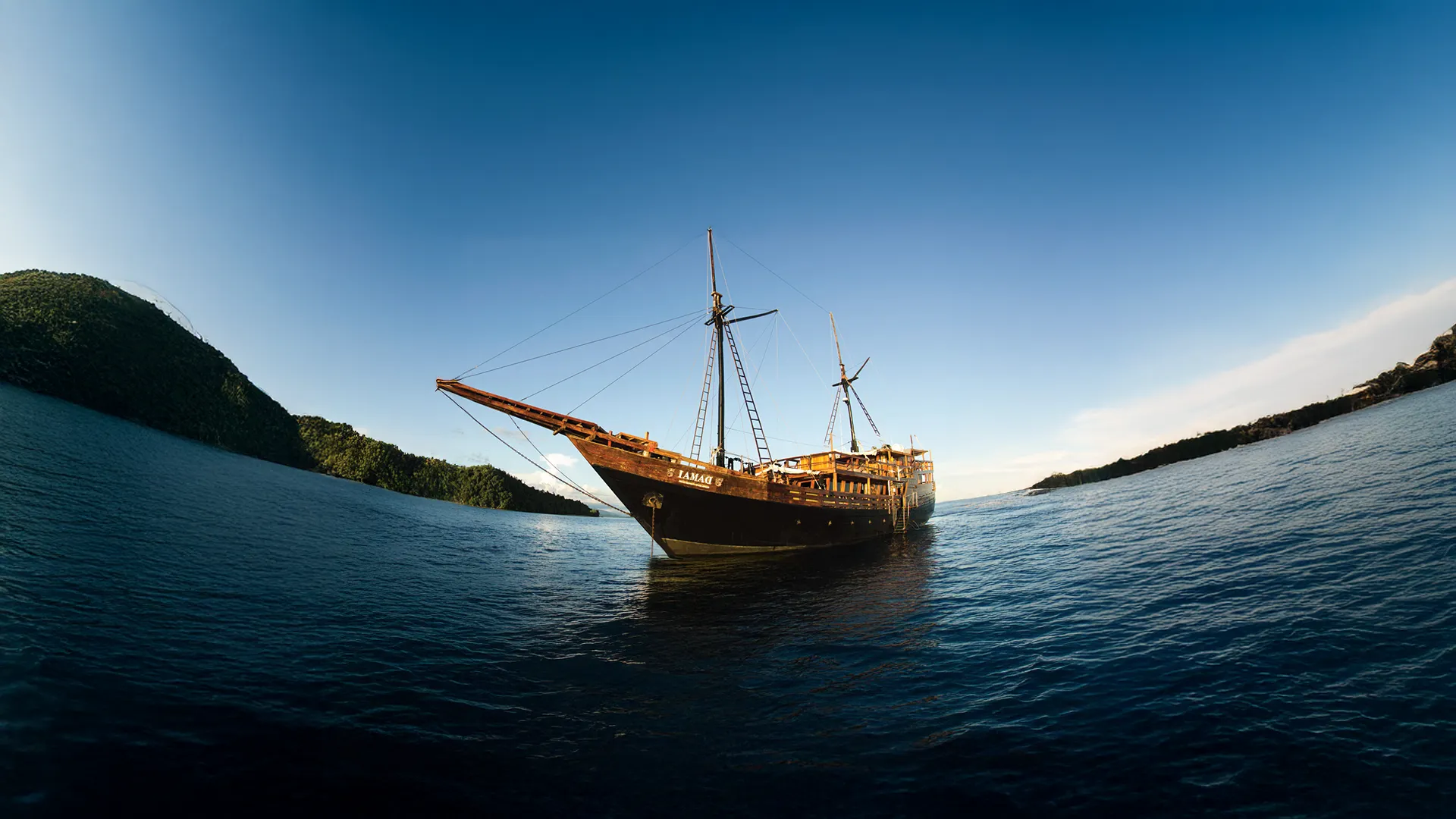 Damai 1 Liveaboard by BoatKomodoTrip