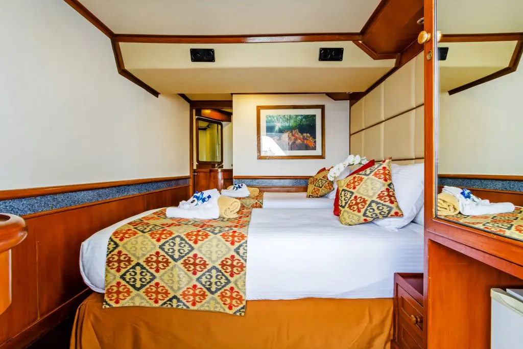 Delux Cabin on Mermaid I Cruise Voyage Phinisi | Raja Ampat | Boat Komodo Trip