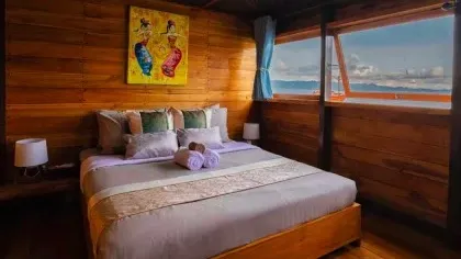 Deluxe Sea View Suite on Neptune One Cruise Voyage Phinisi | Raja Ampat | Boat Komodo Trip
