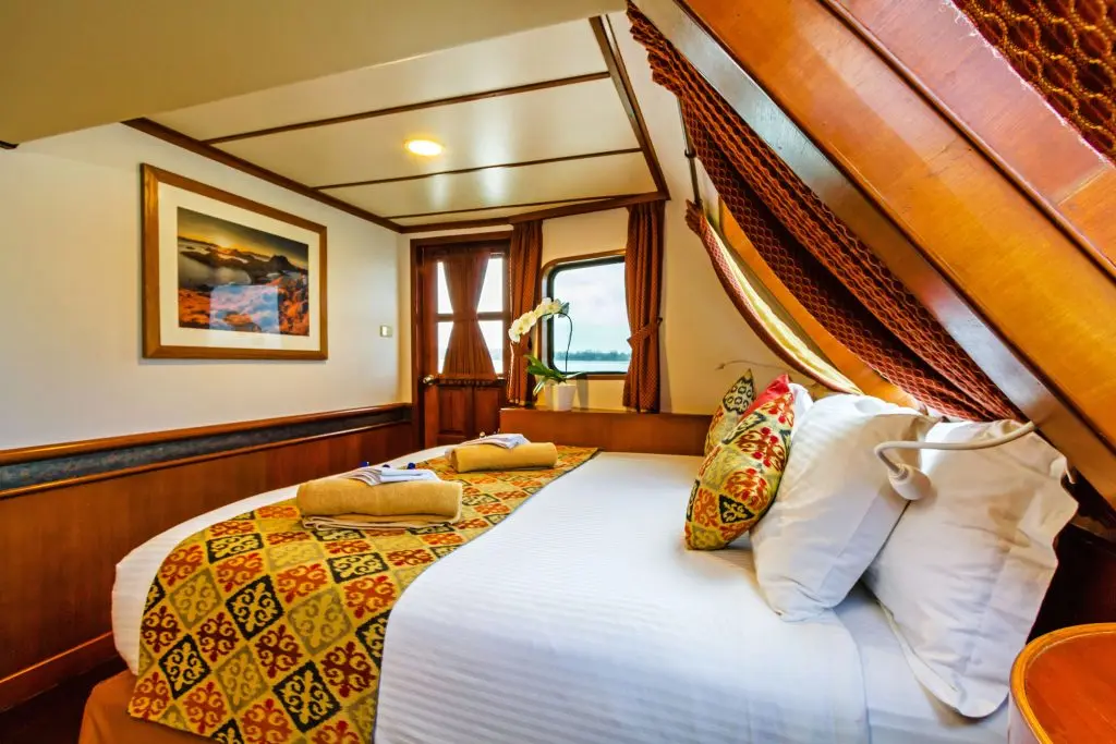 Master Cabin on Mermaid I Cruise Voyage Phinisi | Raja Ampat | Boat Komodo Trip