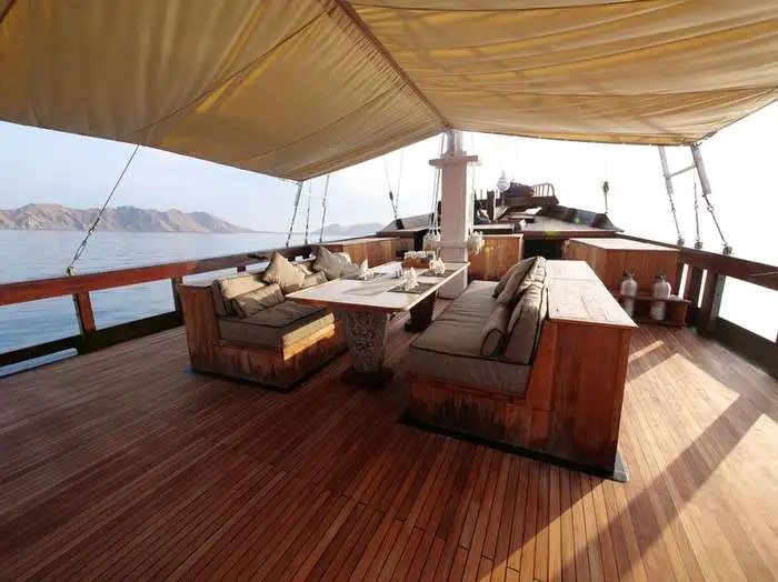 The Oracle Liveaboard by Boat Komodo Trip