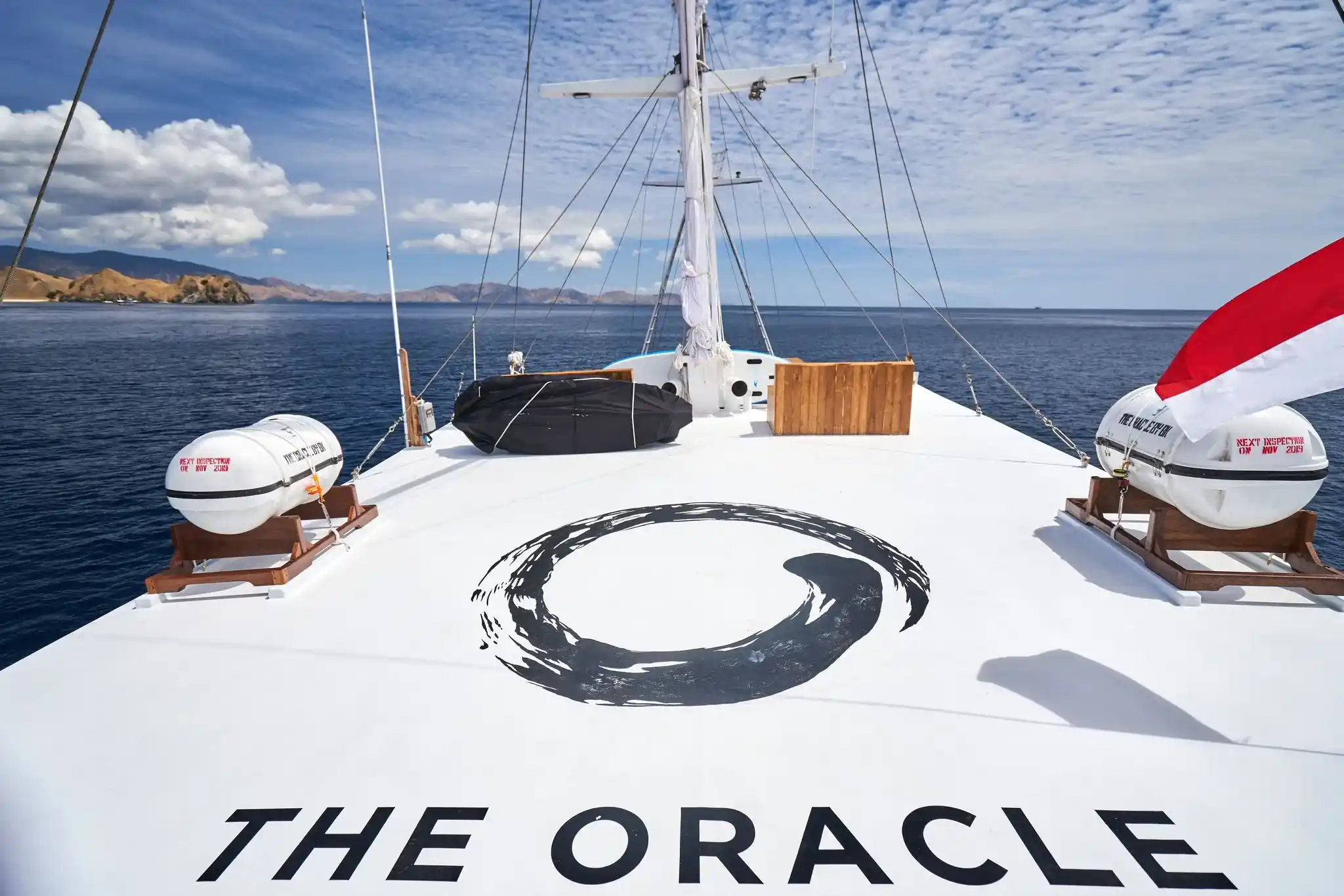 The Oracle Liveaboard by Boat Komodo Trip