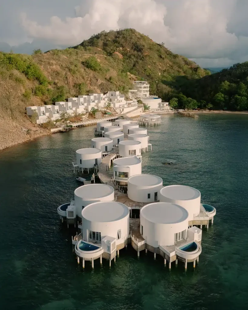 69 Resort Labuan Bajo | Boat Komodo Trip