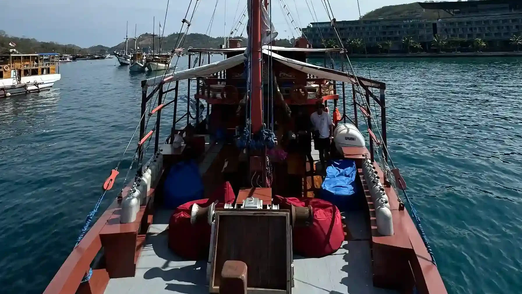 Radea 2 Cruise Phinisi by BoatKomodoTrip