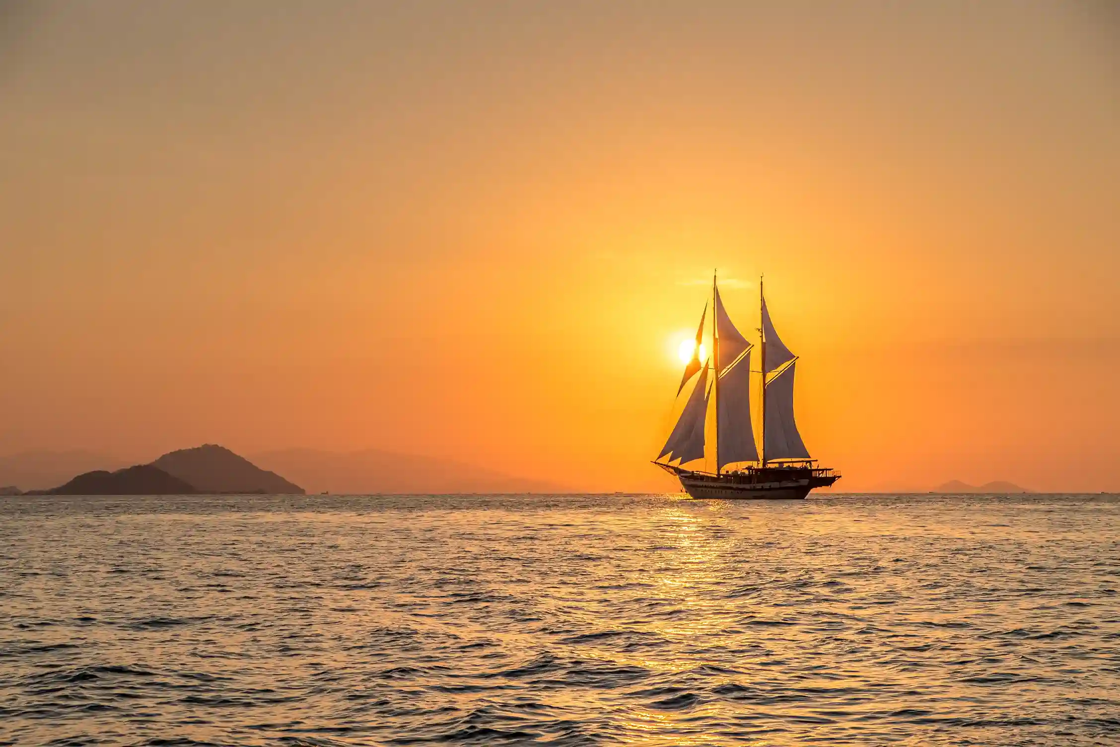 Sailing | Komodo to Sumbawa Tour | Komodo Tour | Boat Komodo Trip