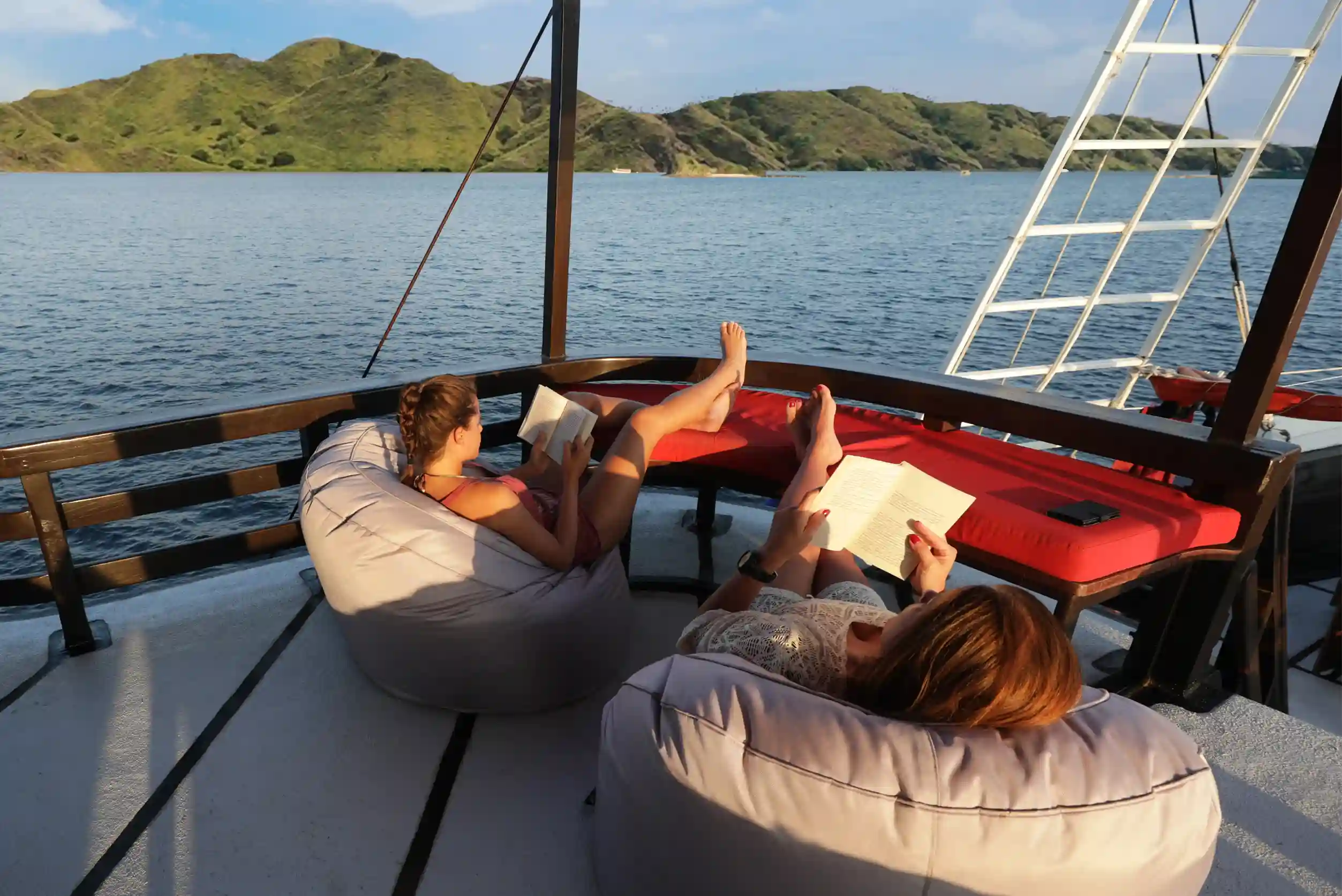 All-Inclusive Luxury Yachts in Komodo: Stress-Free Adventures