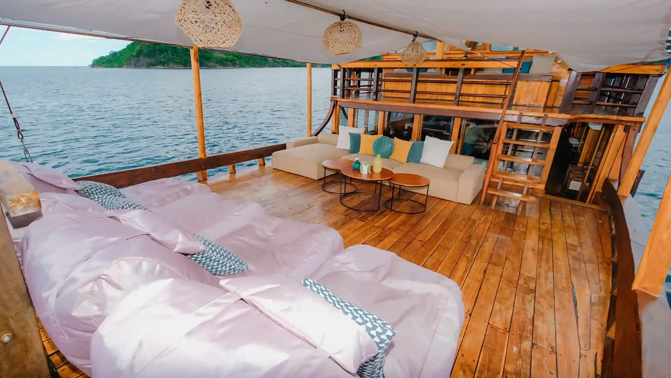 Senada Cruise Phinisi by Boat Komodo Trip