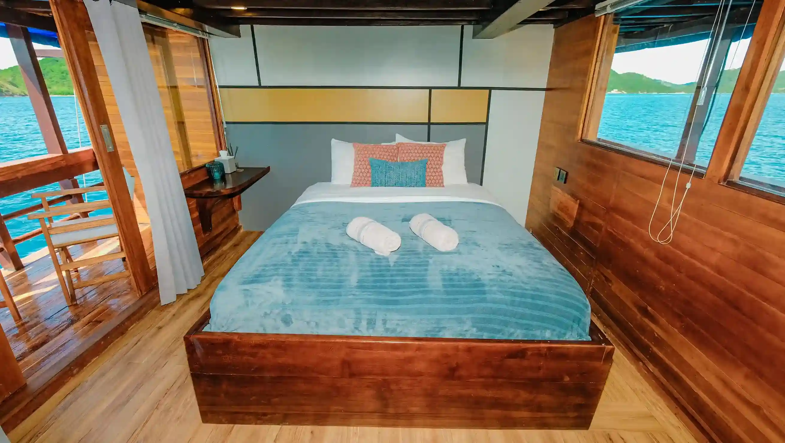 Senada Cruise Phinisi Exterior by Boat Komodo Trip