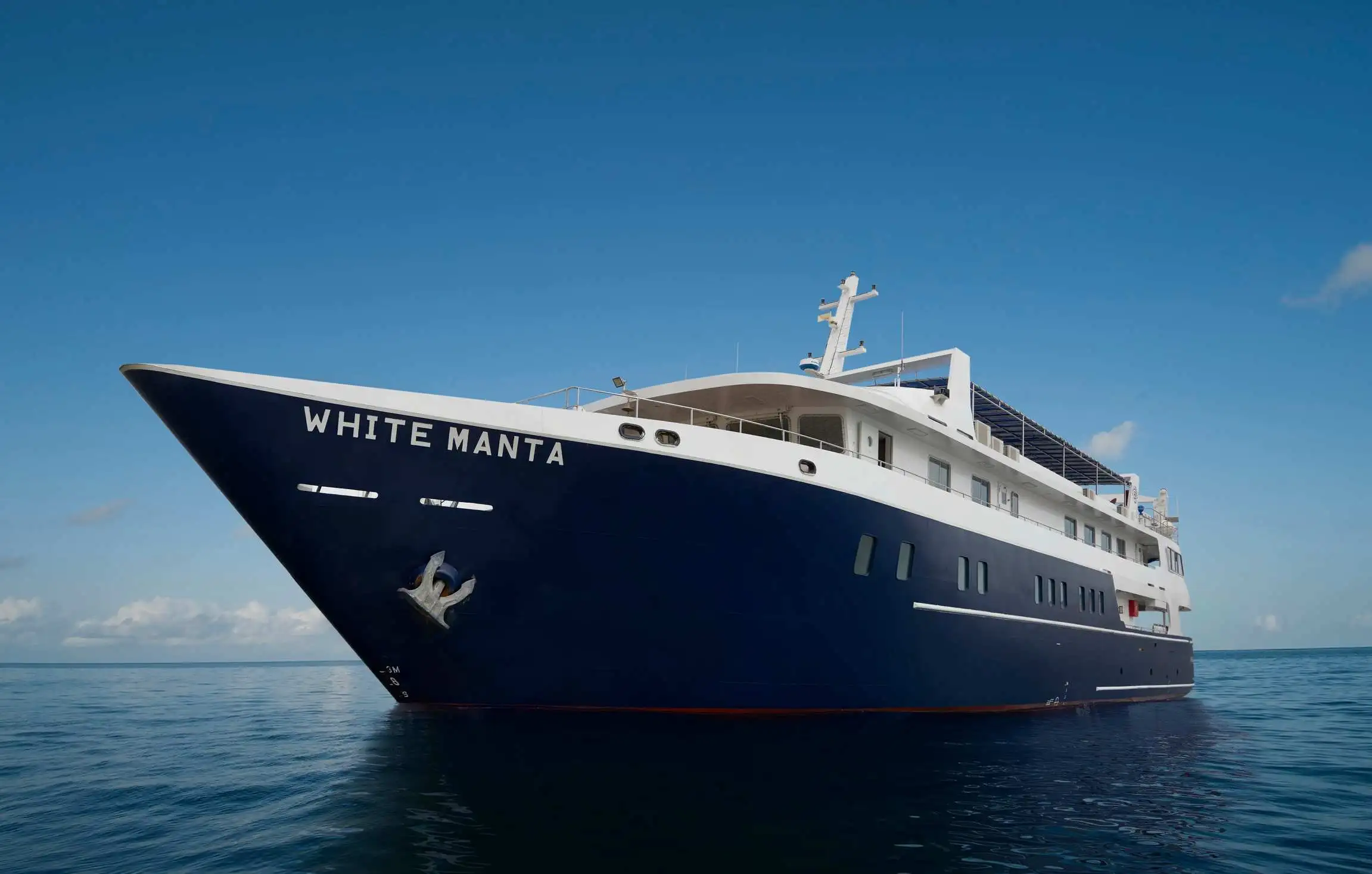 White Manta Liveaboard by Boat Komodo Trip
