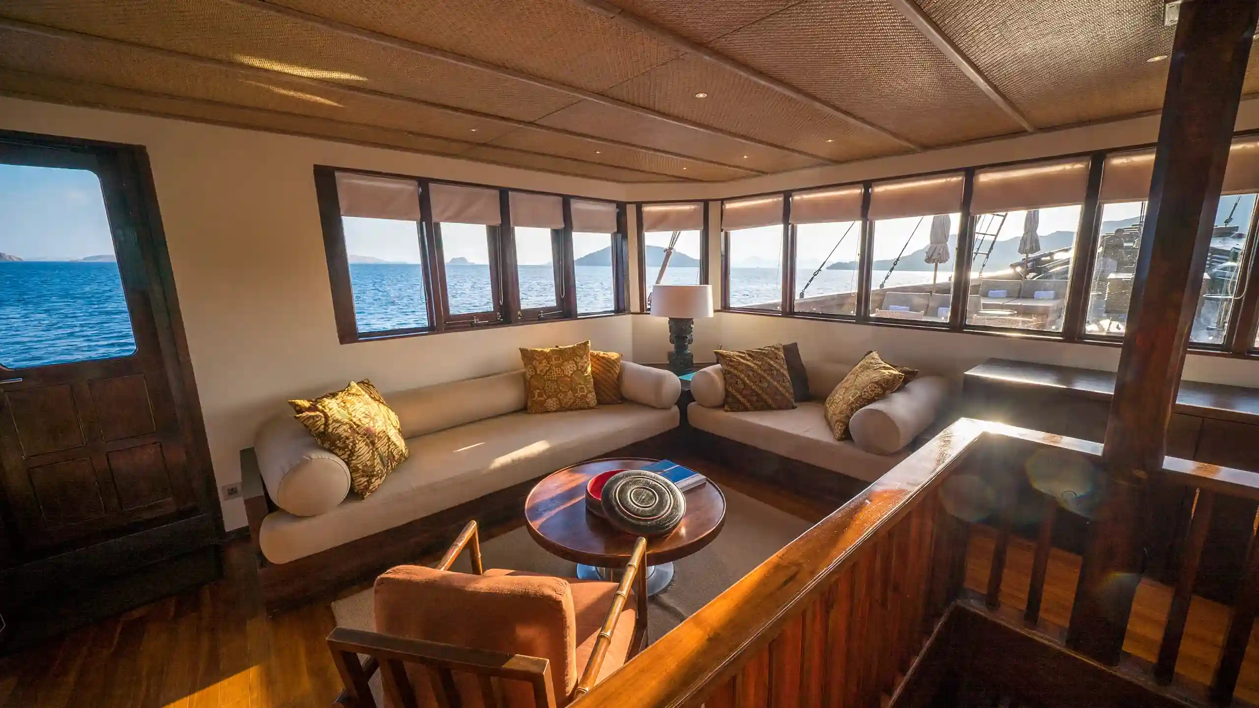 Alila Purnama Cruise Phinisi Liveaboard | Boat Komodo Trip