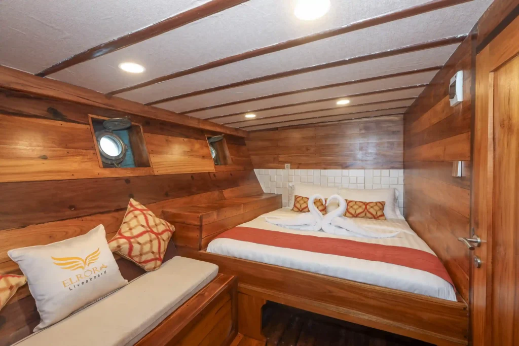 Private Cabin | Elrora Cruise Phinisi by Boat Komodo Trip