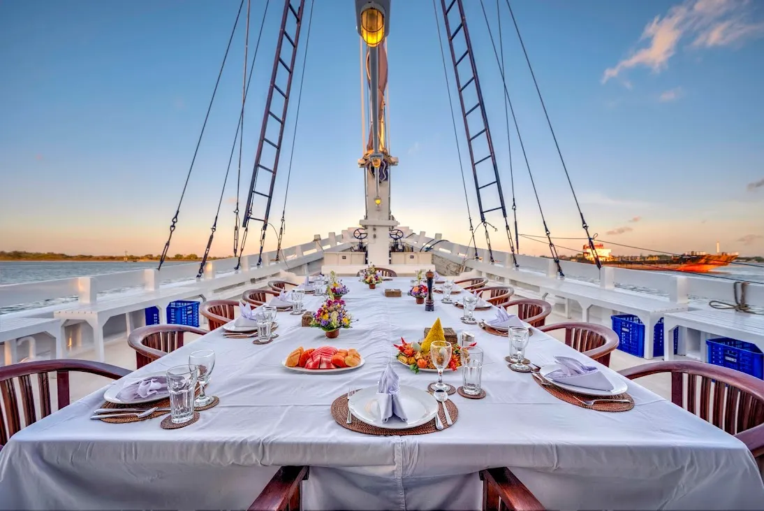 Ombak Biru Liveaboard | Boat Komodo Trip