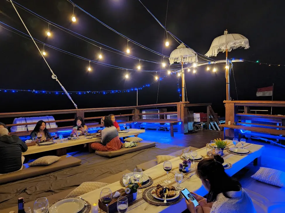 Sea Safari 8 Liveaboard | Boat Komodo Trip