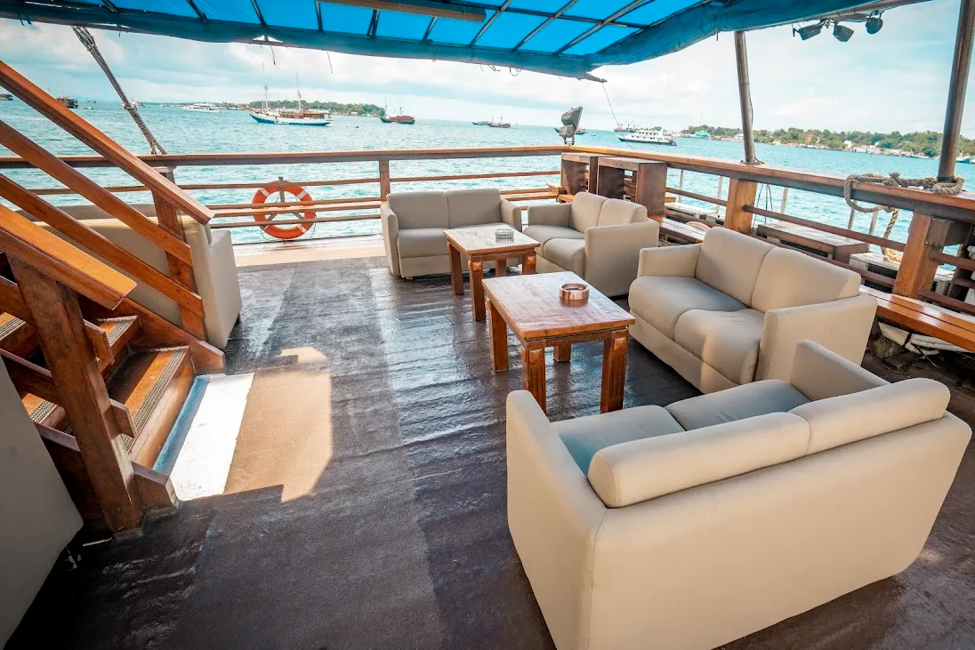 Sea Safari 8 Liveaboard | Boat Komodo Trip