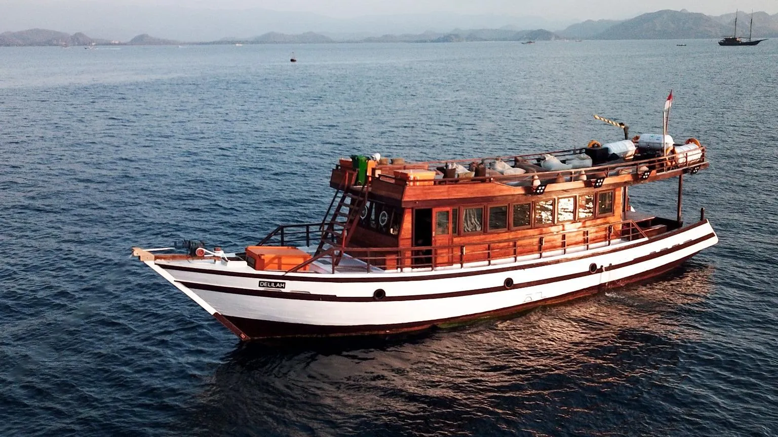 Delilah Cruise Phinisi by Boat Komodo Trip
