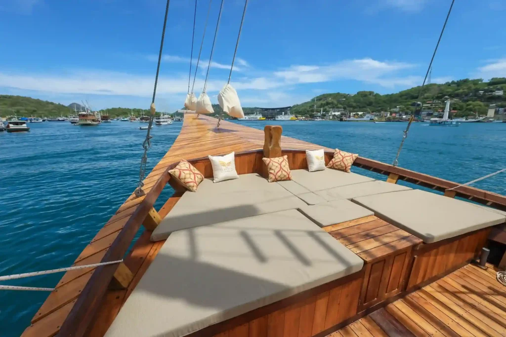 Chill Area | Elrora Phinisi Liveaboard | Boat Komodo Trip