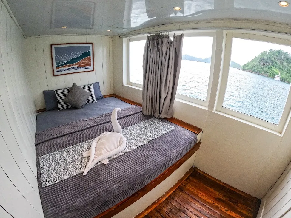 Zendaya Phinisi | Boat Komodo Trip