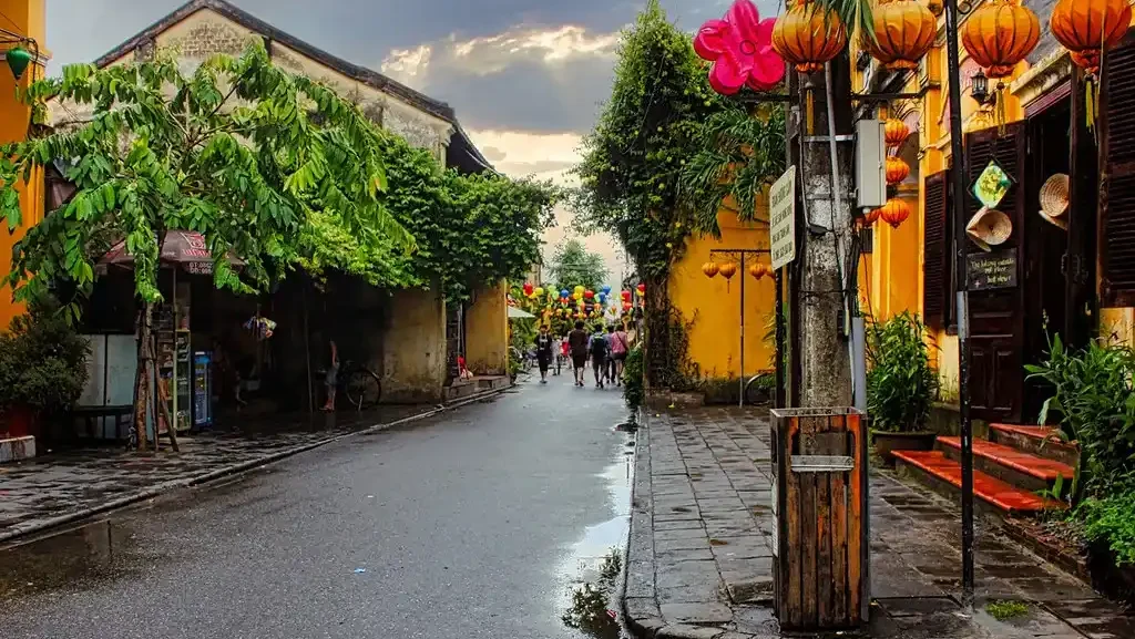 Hoi An Old Town (source: flickr)