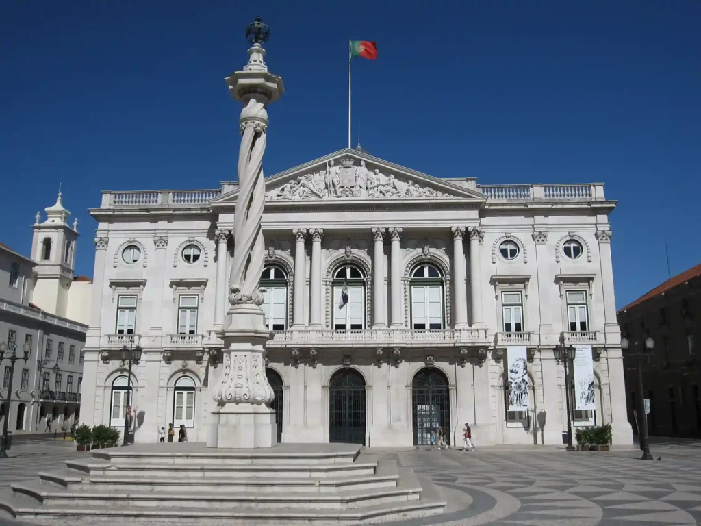Lisbon City Hall (source: wikimedia-commons)