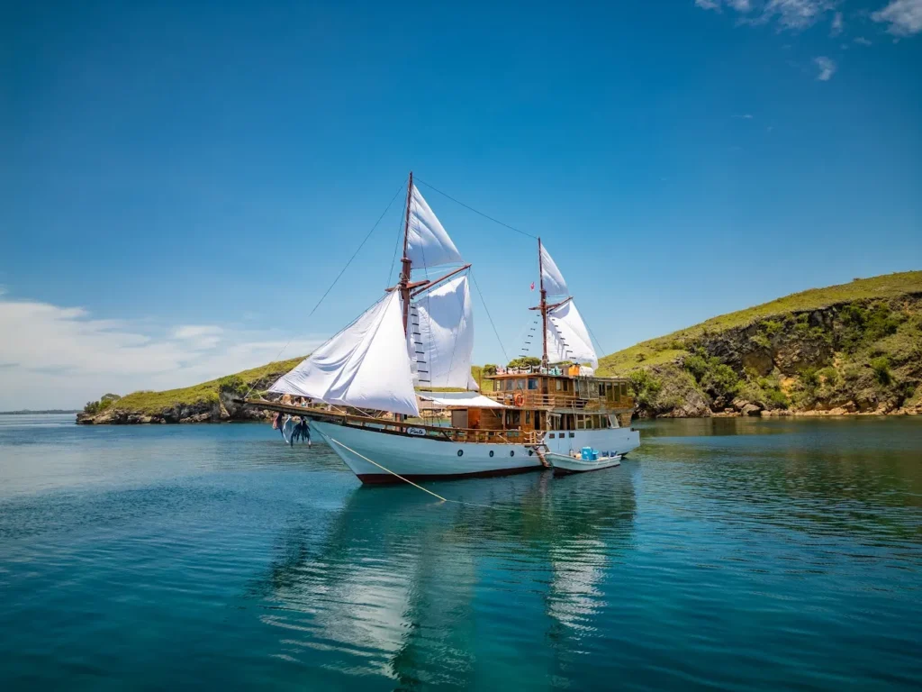 Pinta Phinisi | Komodo Tour | Boat Komodo Trip
