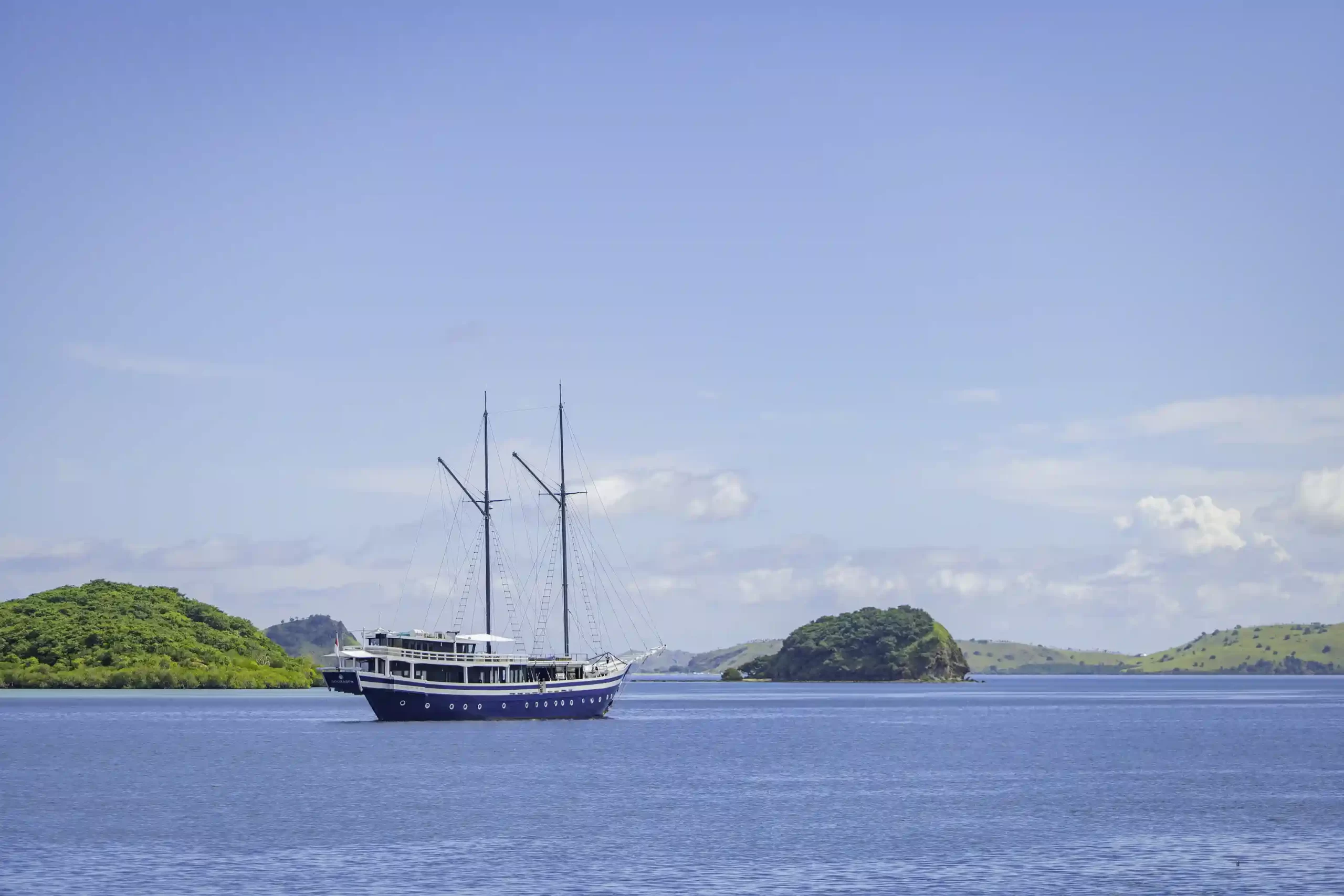Scubaspa Zen Liveaboard Phinisi Boat Charter | Komodo trip | Raja Ampat trip | Boat Komodo Trip