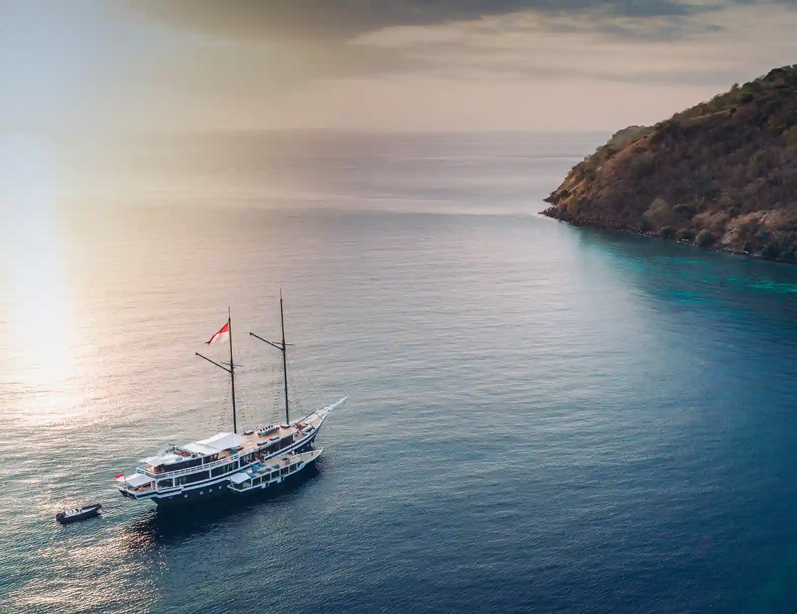 Scubaspa Zen Liveaboard Phinisi Boat Charter | Komodo trip | Raja Ampat trip | Boat Komodo Trip