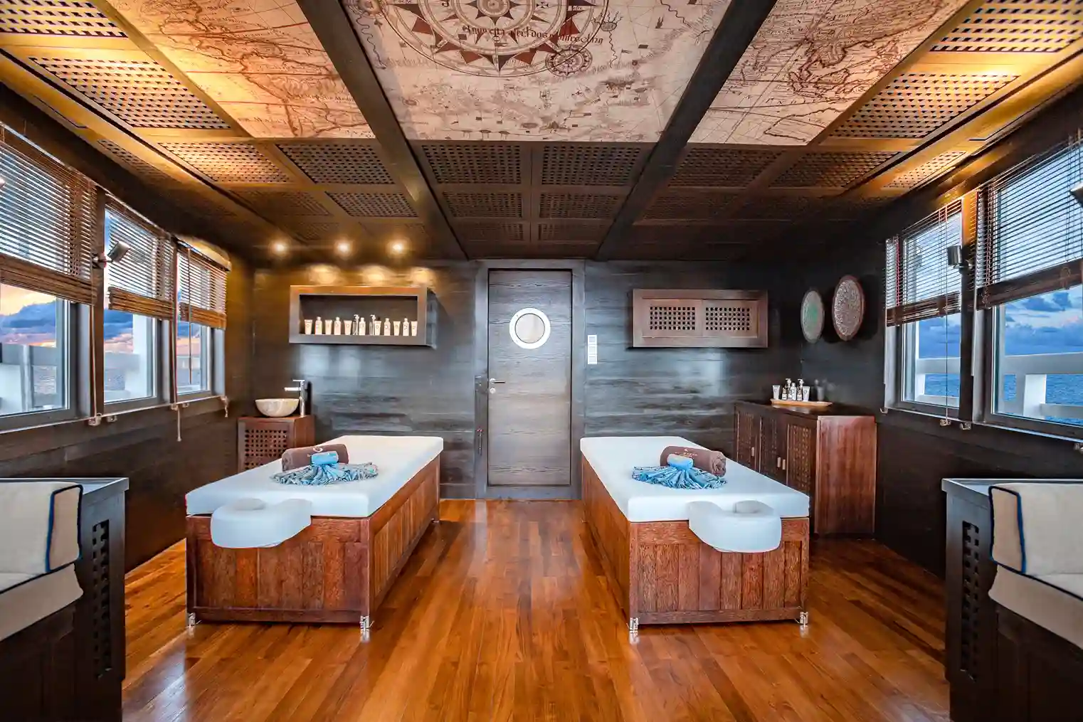 Spa Cabin Scubaspa Zen Liveaboard Phinisi Boat Charter | Komodo trip | Raja Ampat trip | Boat Komodo Trip