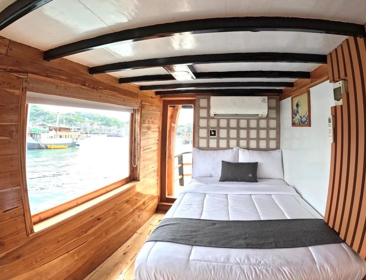 Ocean Room Andalucia II Phinisi | Komodo Boat Charter | Komodo Trip