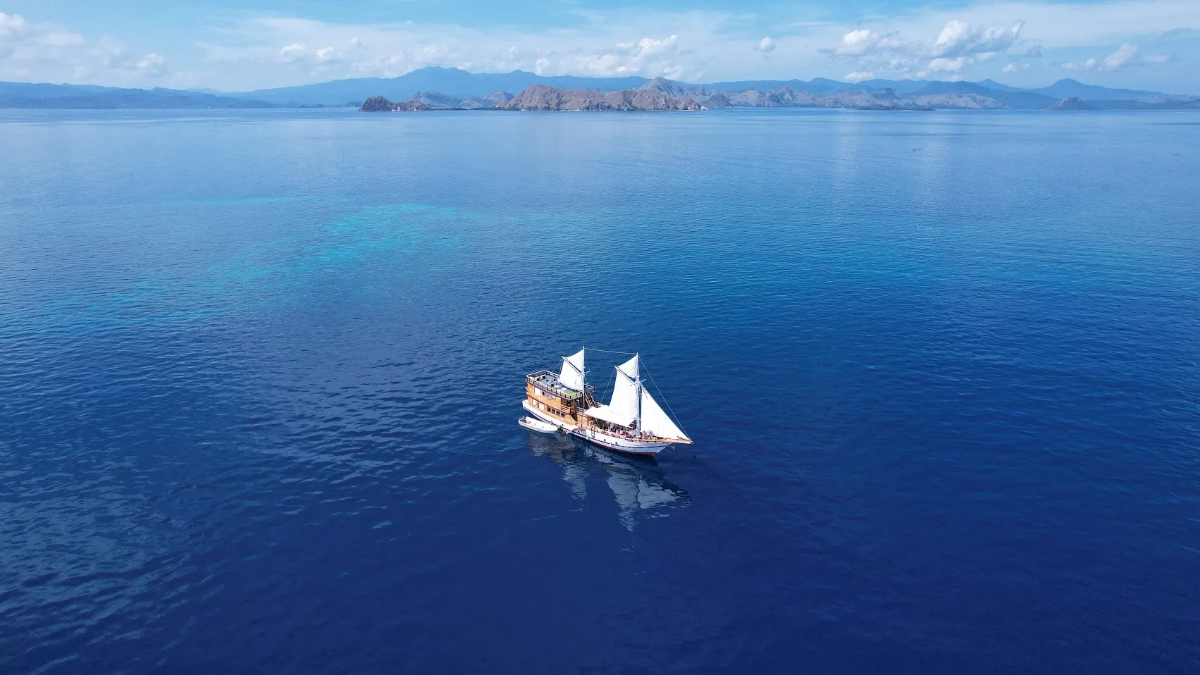 Exterior Andalucia II Phinisi | Komodo Boat Charter | Komodo Trip