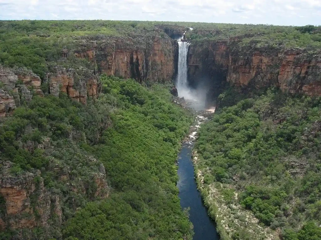 Jim Jim Falls Kakadu National Park (Source by Wikimedia Commons)