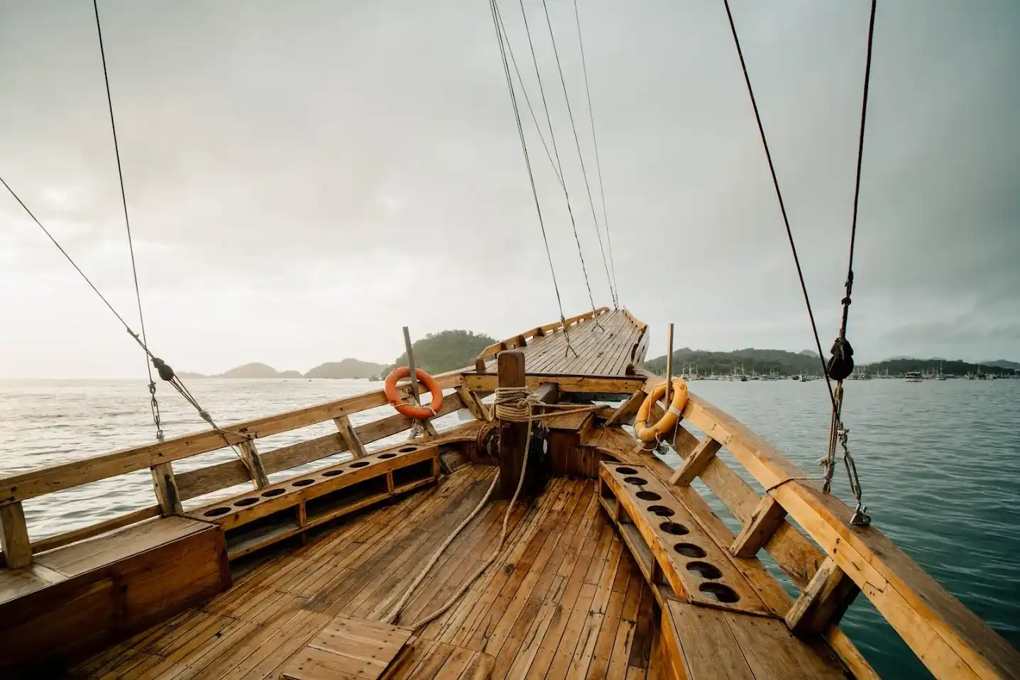 Maipa Deapati Phinisi Boat Charter | Dive Deck | Komodo Tour | Boat Komodo Trip