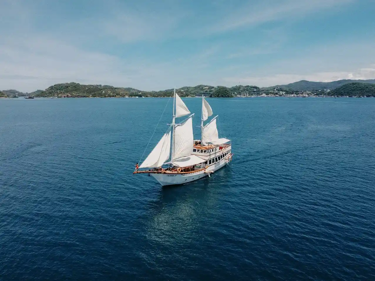 Cajoma IV Phinisi Boat Charter | Komodo Tour | Boat Komodo Trip