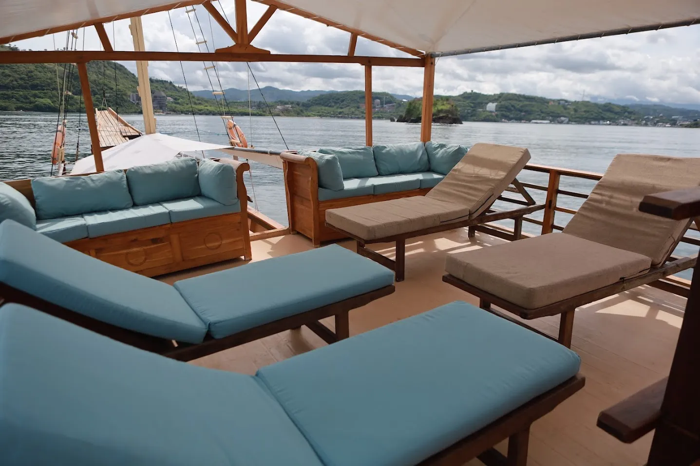 Sundeck on Floresta Phinisi | Komodo Island Tour | Boat Komodo Trip