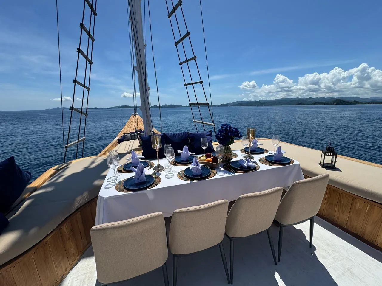 Facility | Raffles Cruise | Komodo Tour | Boat Komodo Trip