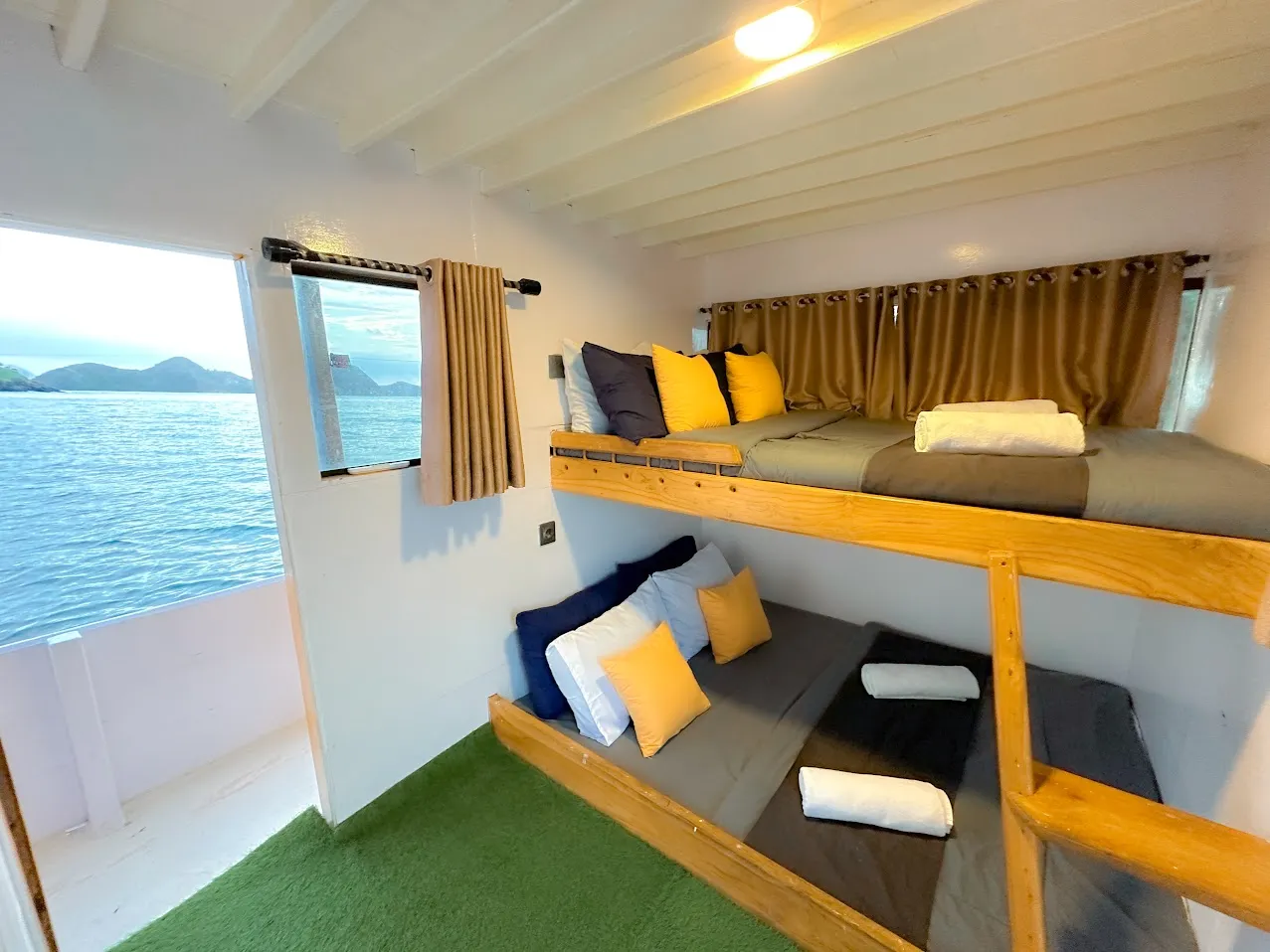 Santemako Phinisi | Komodo Tour | Boat Komodo Trip