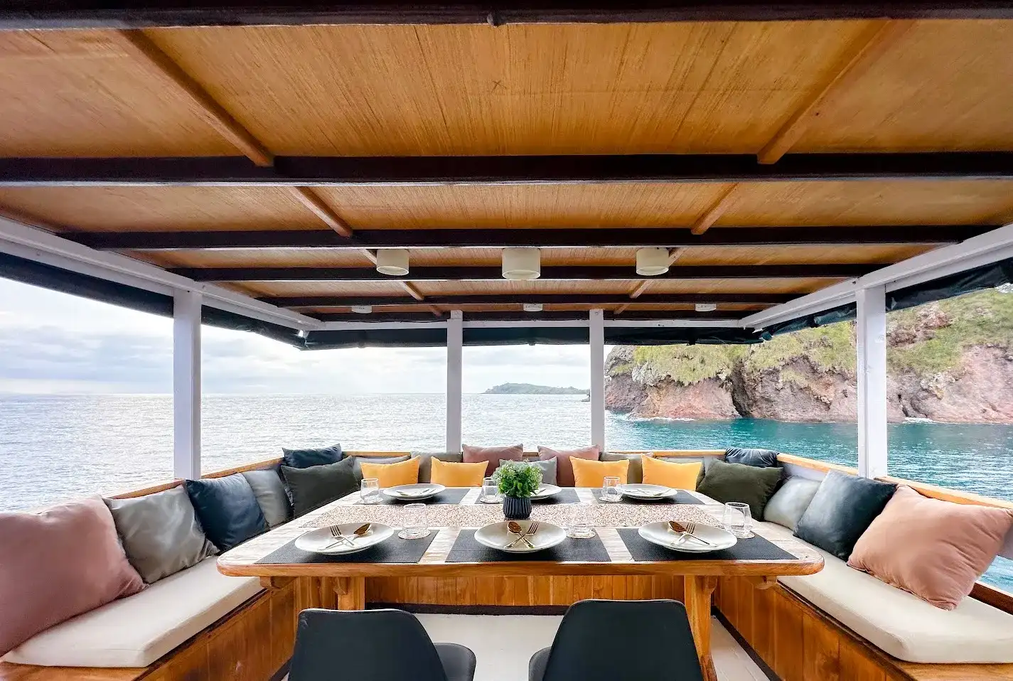 Santemako Phinisi | Komodo Tour | Boat Komodo Trip