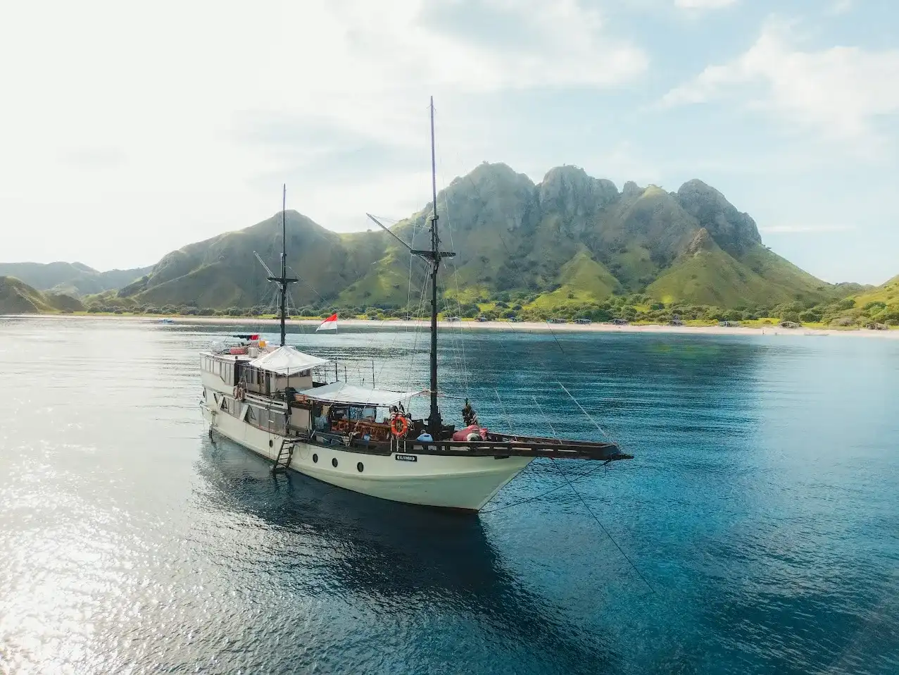 Alfathran Phinisi Boat Charter | Alfathran Exterior | Boat Komodo Trip