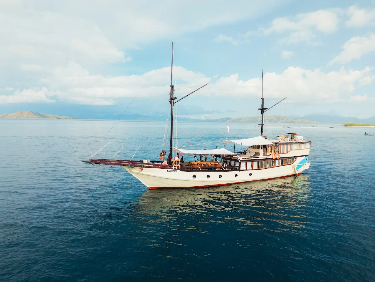 Alfathran Phinisi Boat Charter | Alfathran Exterior | Boat Komodo Trip