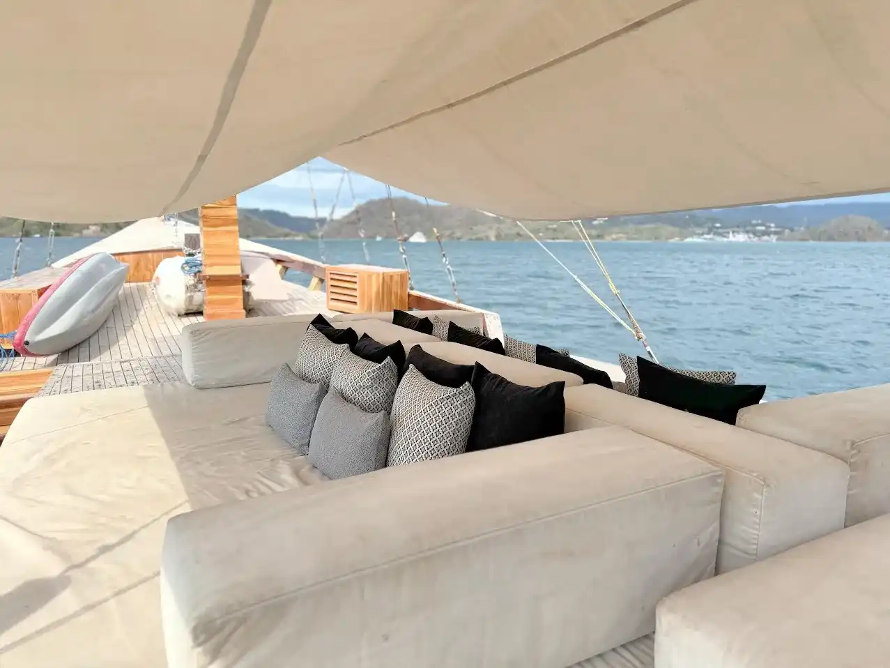 Blackbeard Phinisi Boat Charter | Blackbeard Chill Area | Boat Komodo Trip