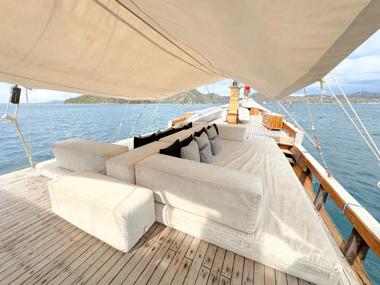 Blackbeard Phinisi Boat Charter | Blackbeard Chill Area | Boat Komodo Trip